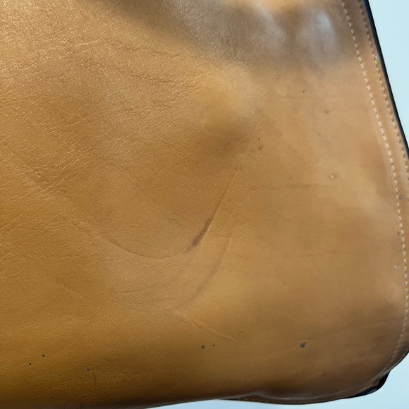 Coach Vintage Camel and Chocolate Brown Lined Shoulder Bag - Picture 7 of 15